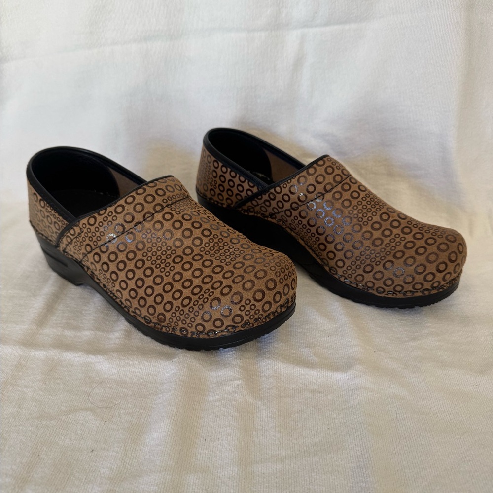 Sanita women's leather clog, size 37